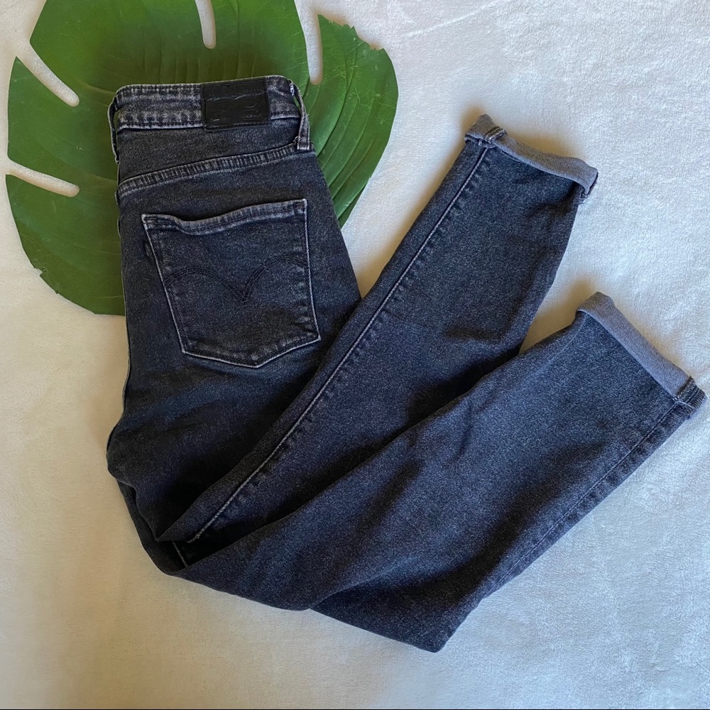 Levi’s 721 High Rise Skinny Jeans
